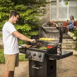 Broil King Barbecue Gaz Royal 340 + Housse Broilking -Les gens du barbecue. barbecue gaz royal 340 housse 2